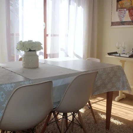 Brito's House アパート